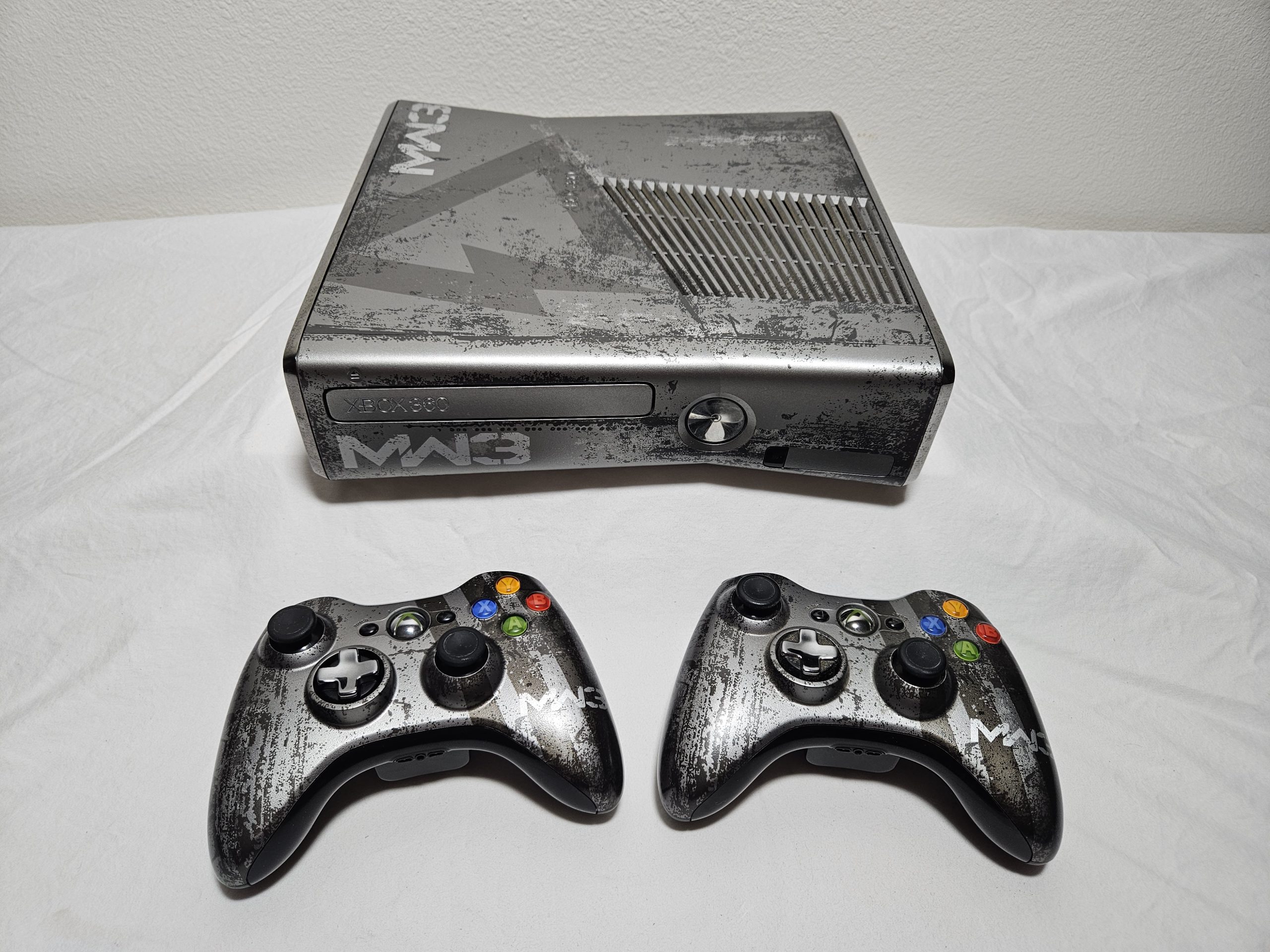 Limited Edition Modded Modern Warfare 3 Xbox 360 With Loaded 2 TB Hard Drive