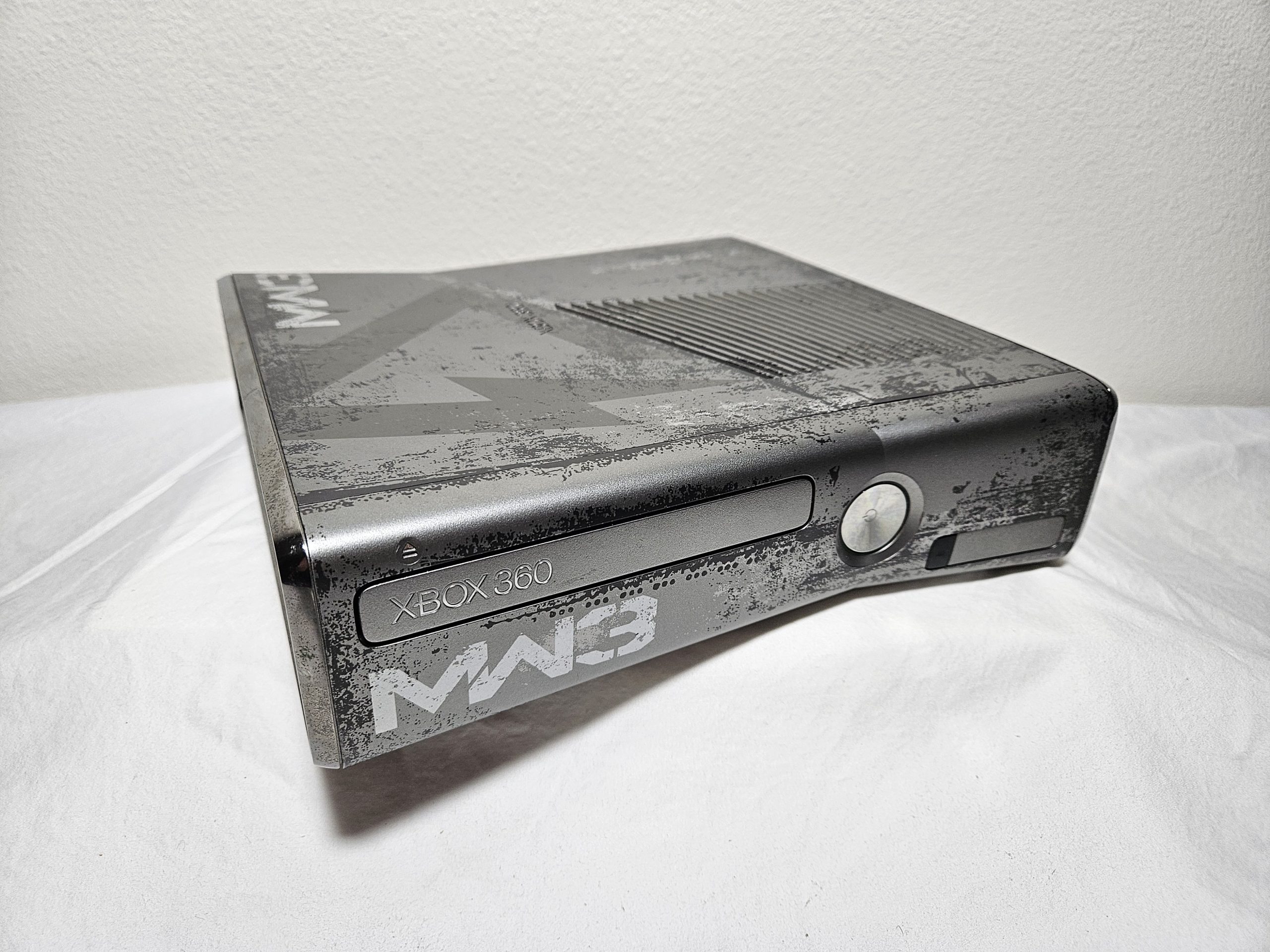 Limited Edition Modded Modern Warfare 3 Xbox 360 With Loaded 2 TB Hard Drive - Image 2