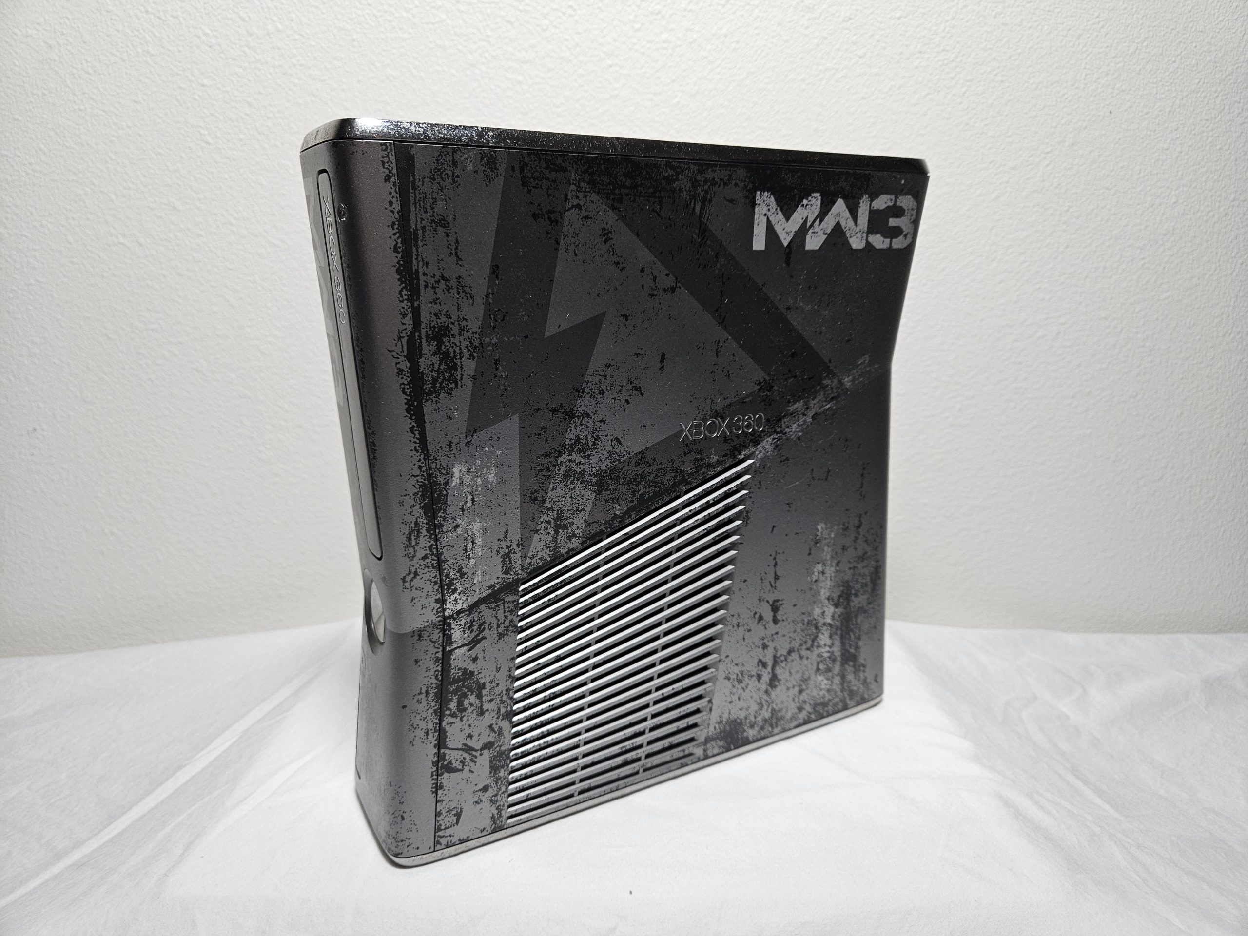 Limited Edition Modded Modern Warfare 3 Xbox 360 With Loaded 2 TB Hard Drive - Image 3