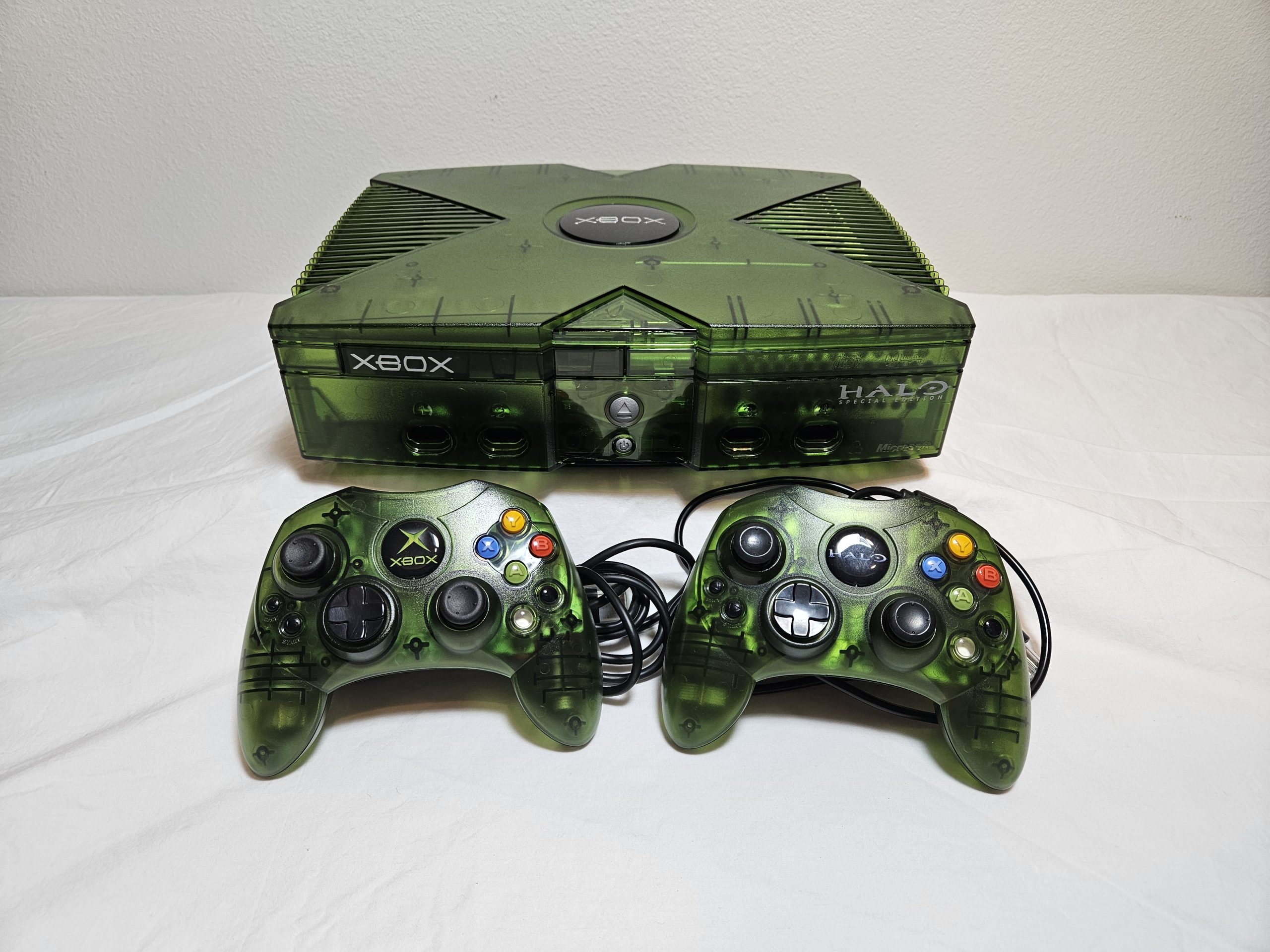 Halo OG Xbox with 2 Controllers